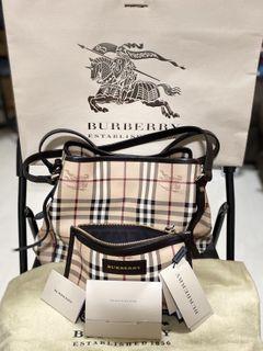 Used burberry purse deals