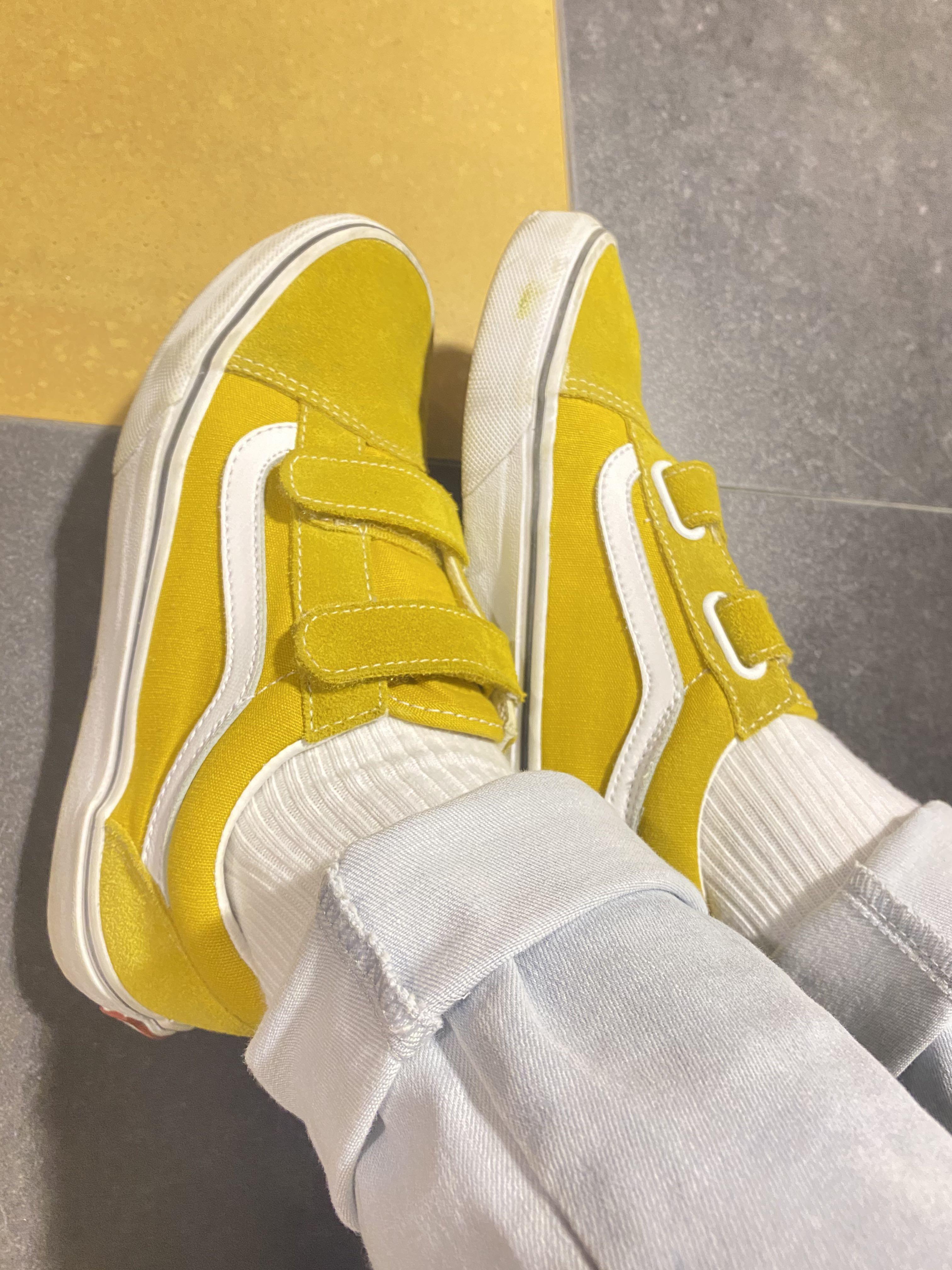 Velcro vans on feet sale