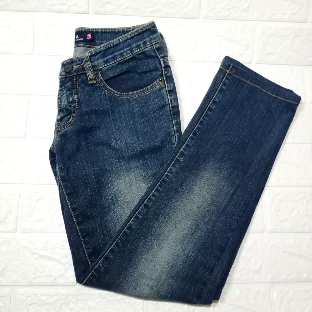 YGDA Strauss Classic Jeans / Celana 