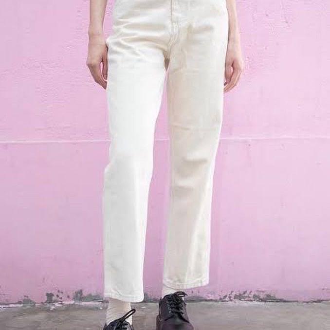 ✦ BRANDY MELVILLE ARIANA WHITE / CREAM 
