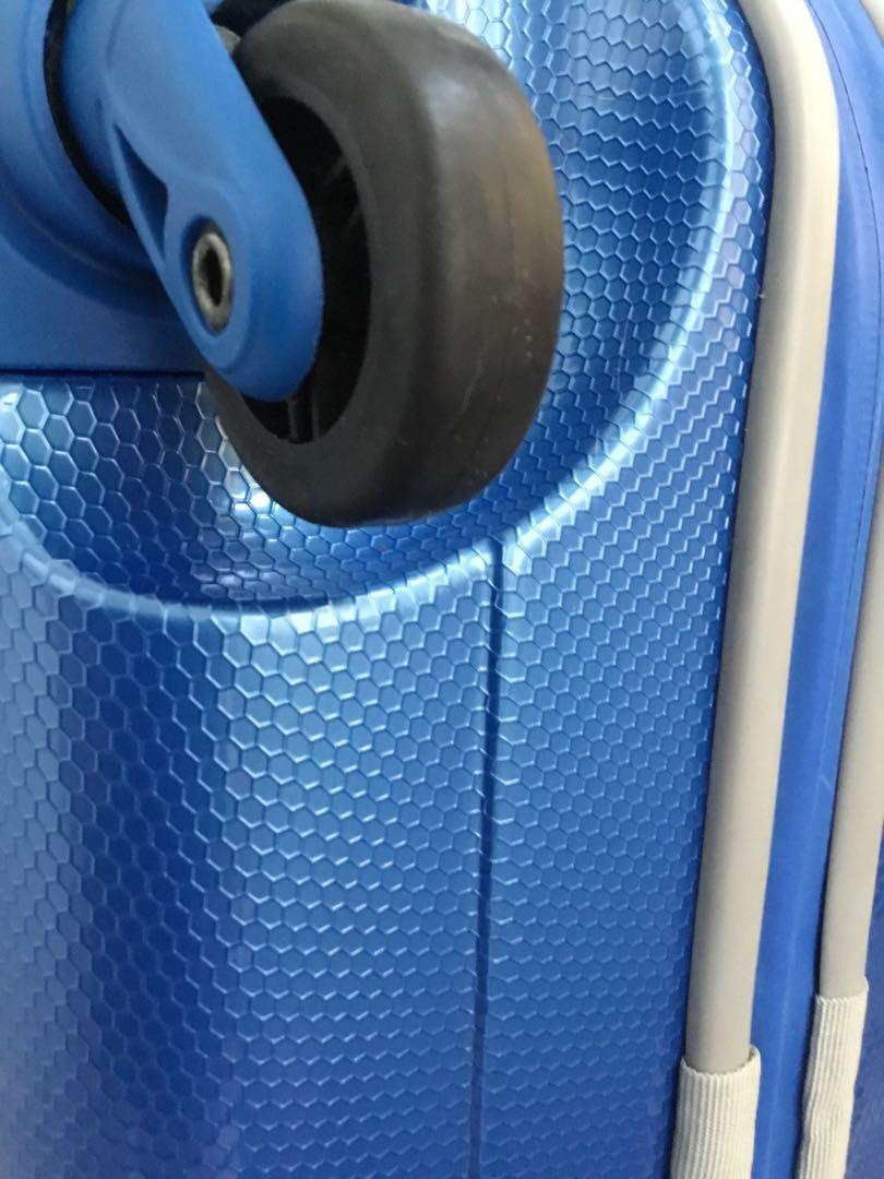 (All new) Samsonite Plano Spinner 22 in carryon, 興趣及遊戲, 旅行, 旅遊 旅行必需品