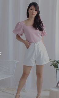 (Category: ) located in . Submitted by clearmywardrobe17 (Listing ID 1088010276, Image 1). Description: .