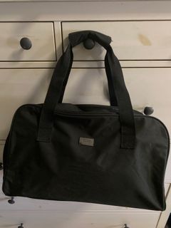 (Category: ) located in . Submitted by boxofsneakers (Listing ID 1087979286, Image 1). Description: .