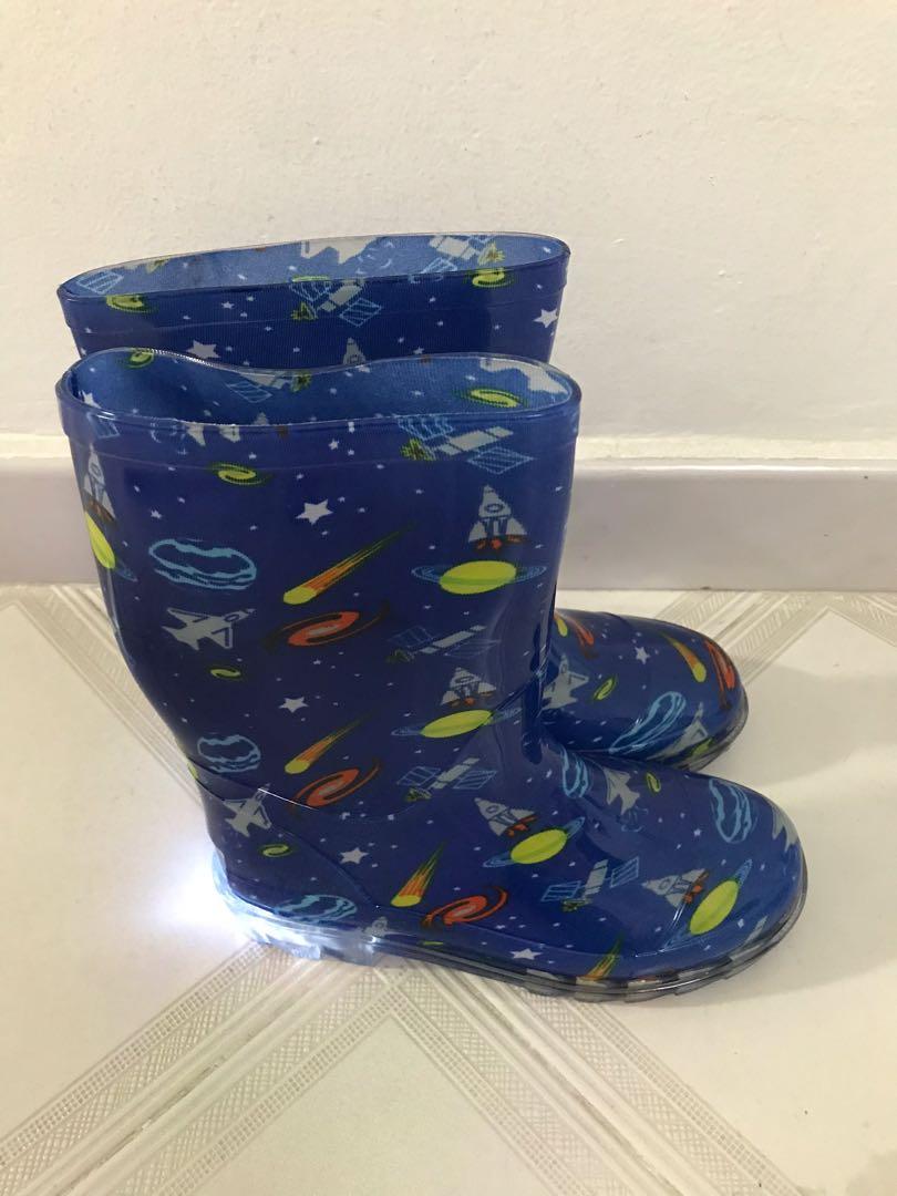 Rain boots with lights hotsell