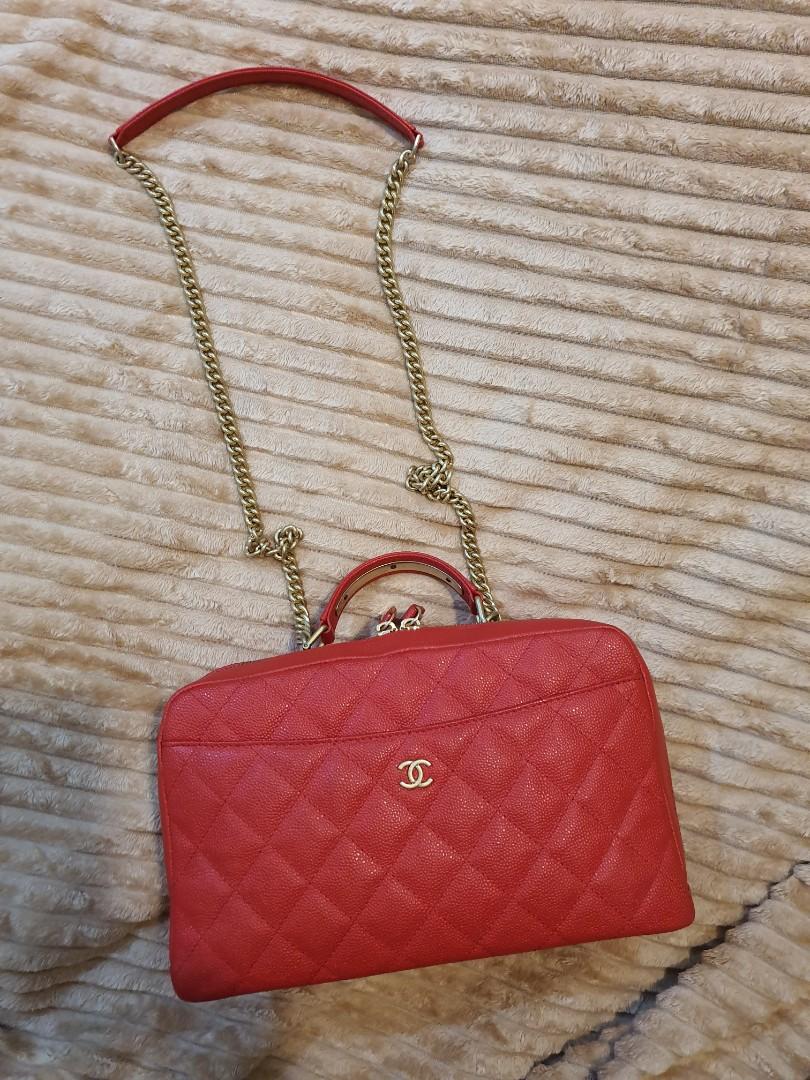 Camera Bag (Category: Luxury Bags & Wallets) located in Quezon City. Submitted by markandrewson1123 (Listing ID 1088036573, Image 3). Description: barely used two zippered compartments with dustbag self authenticate coded negotiable.