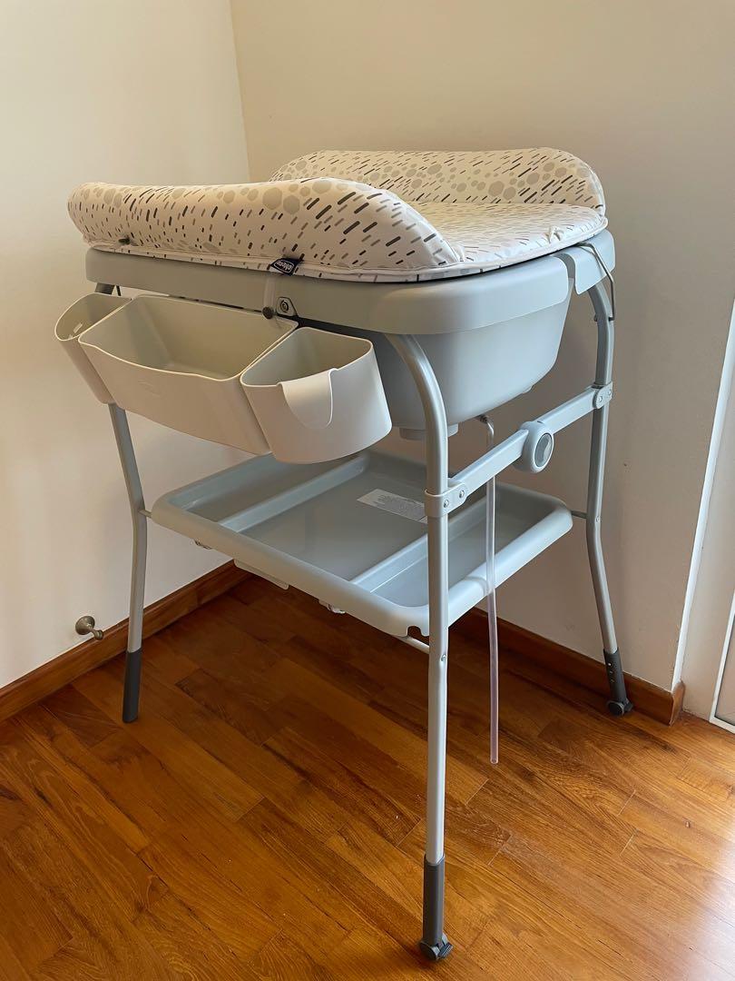 Chicco changing on sale table and bath