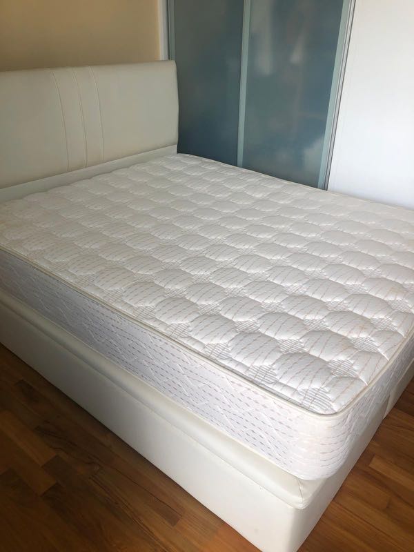 Englander queen mattress, Furniture & Home Living, Furniture, Bed Frames & Mattresses on Carousell