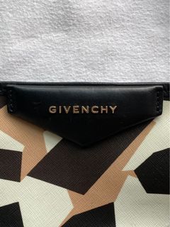 (Category: ) located in . Submitted by shopperwhore (Listing ID 1087965475, Image 1). Description: .
