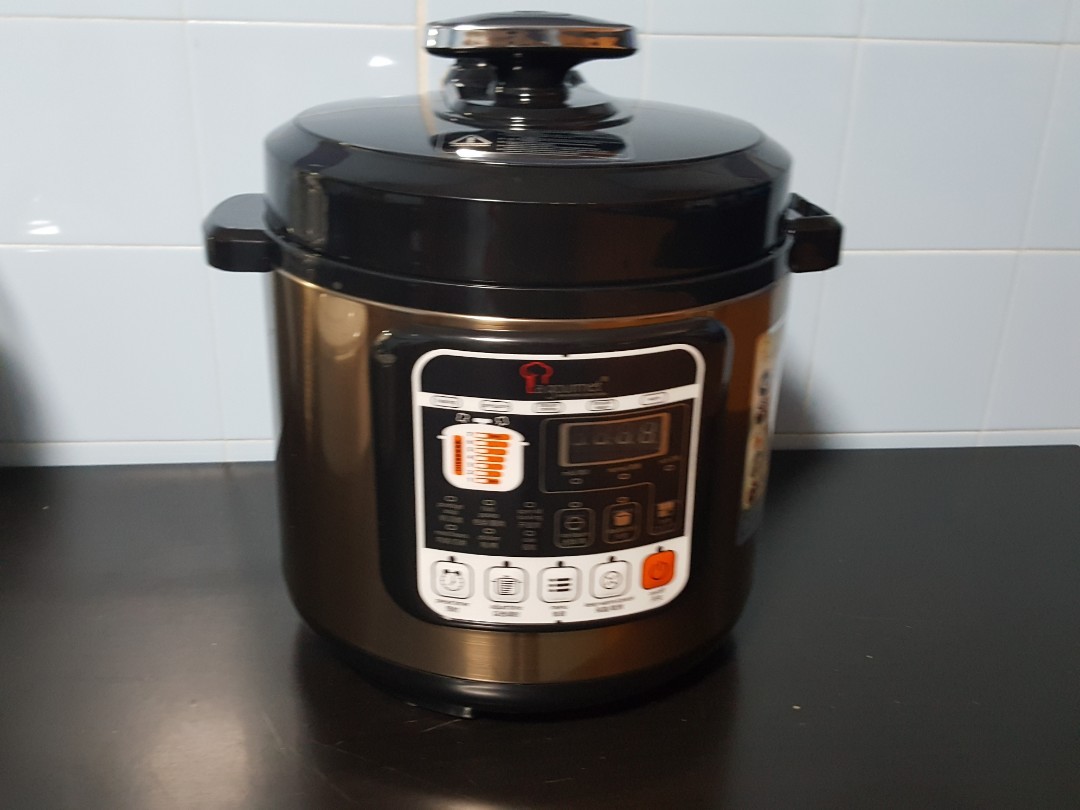La Gourmet 6L Pressure Cooker, TV & Home Appliances, Kitchen Appliances, Cookers on Carousell