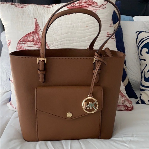 Michael Kors Jet Set Medium Saffiano Leather Pocket Tote Bag