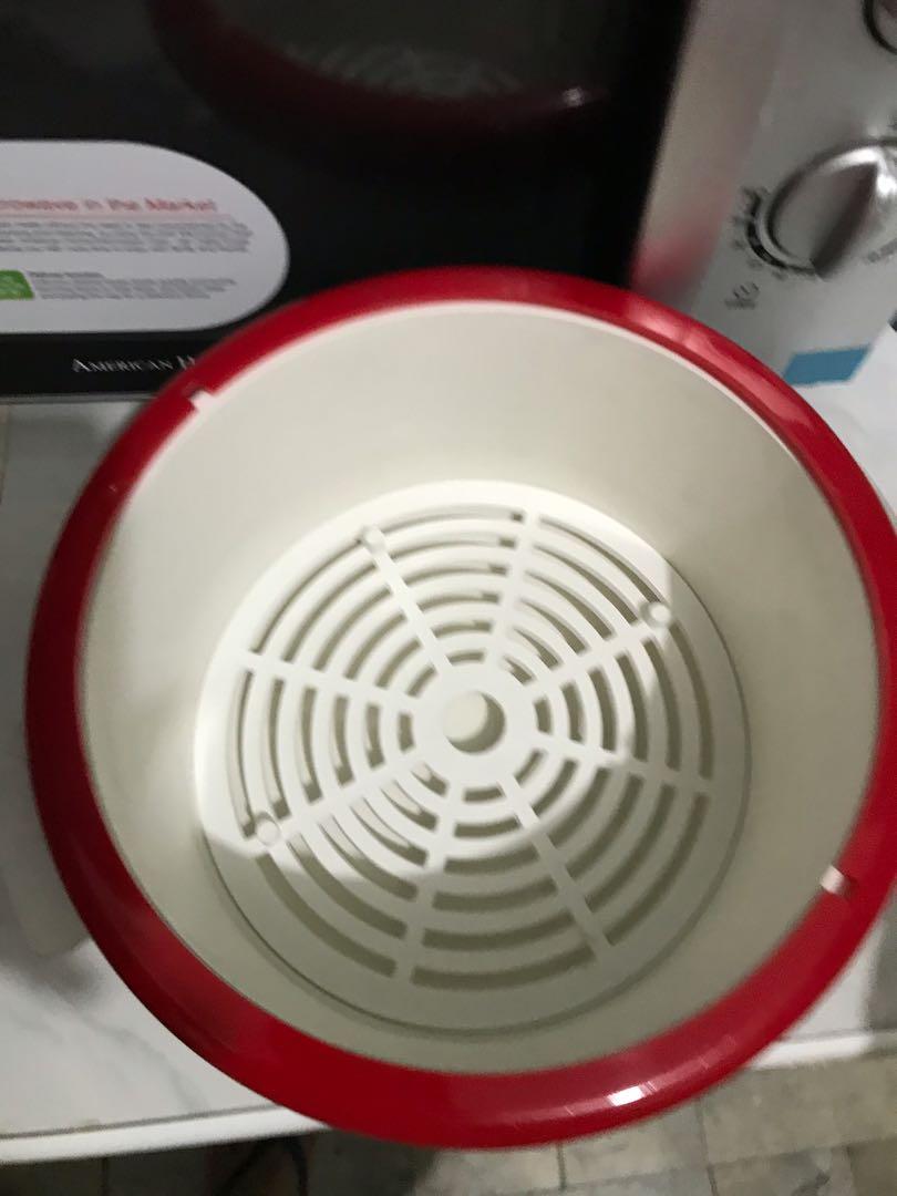 Microwave Rice cooker (Category: Cookers) located in Manila. Submitted by theaeshopphl (Listing ID 1088028286, Image 2). Description: Used few times only super sale Others sell this at around 800.