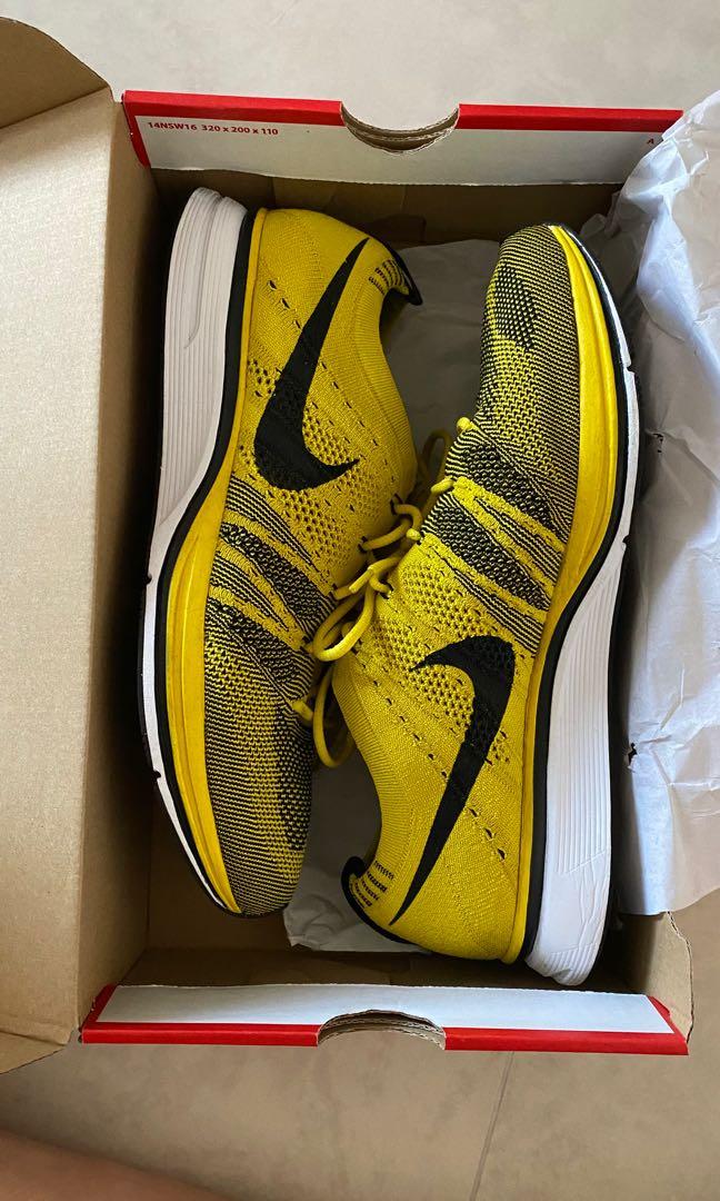 flyknit trainer yellow
