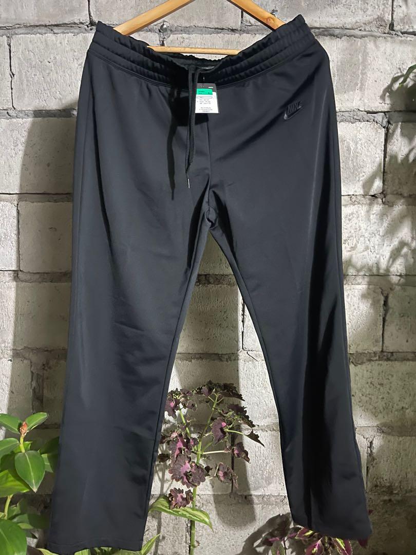 Nike Japan Jacket Turtleneck (Category: Activewear) located in Quezon City. Submitted by karlisleshop (Listing ID 1088032946, Image 2). Description: 📌Nike Japan Jacket and Pants XL on Tag but best fits Large since this is Japan Fit 📌Original & Brandnew 📌Sold as set.