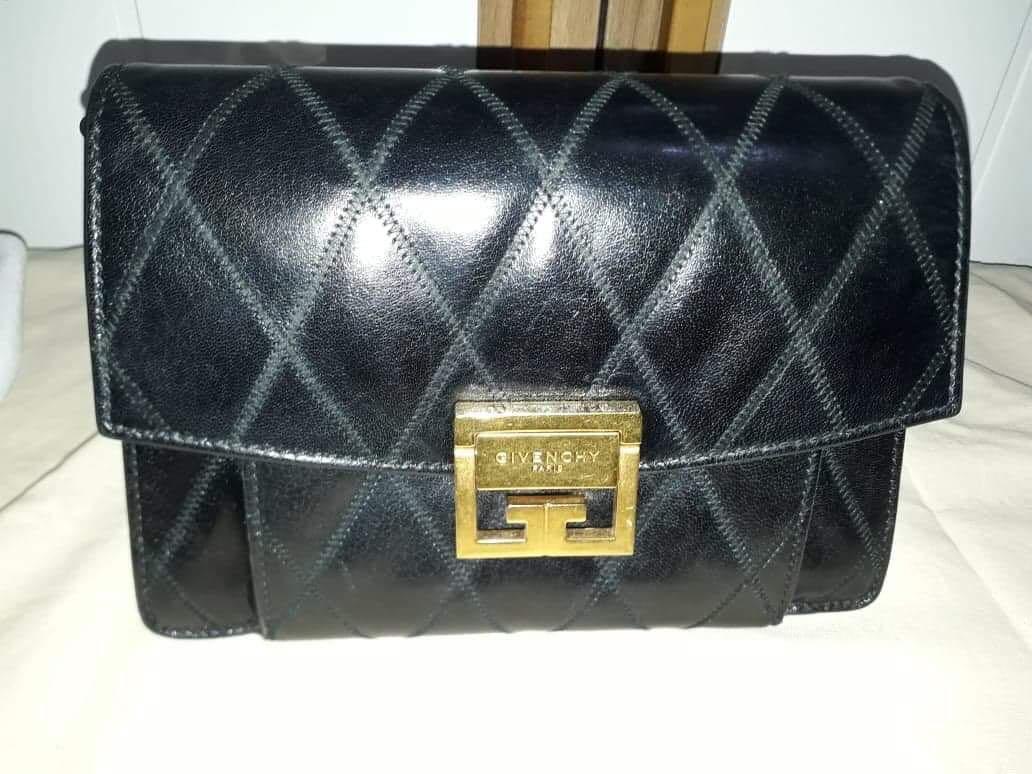 Original givenchy bag (Category: Luxury Bags & Wallets) located in Muntinlupa City. Submitted by tin09uy (Listing ID 1088086333, Image 2). Description: Original givenchy bag original price 120k sellnh for 60k nlng dm for faster trqnsaction!.