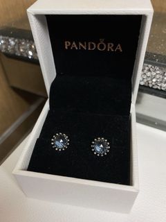 （分類：）位於 。 由 glittery_blue 提交（商品編號 1087942484，圖片 1）。簡介： 。