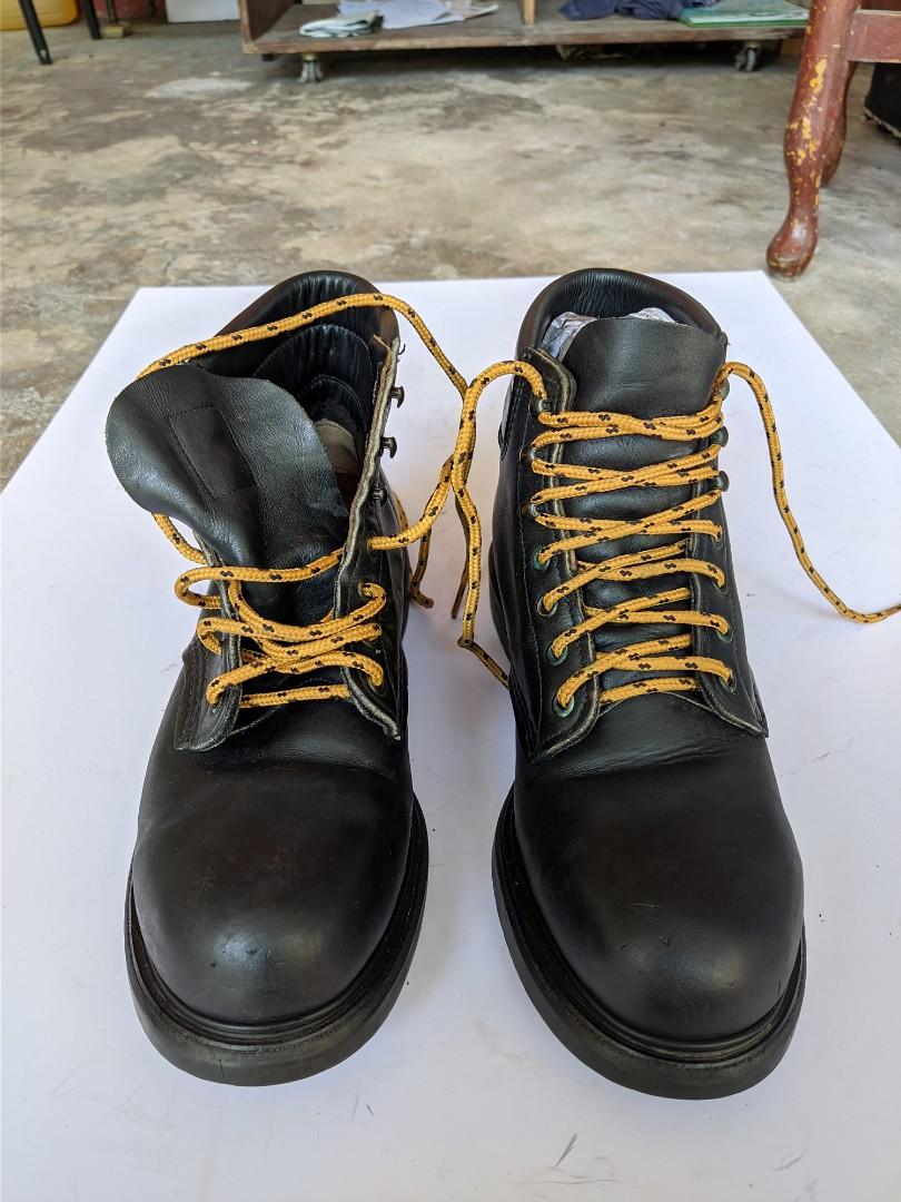 Red wing hotsell boots 243