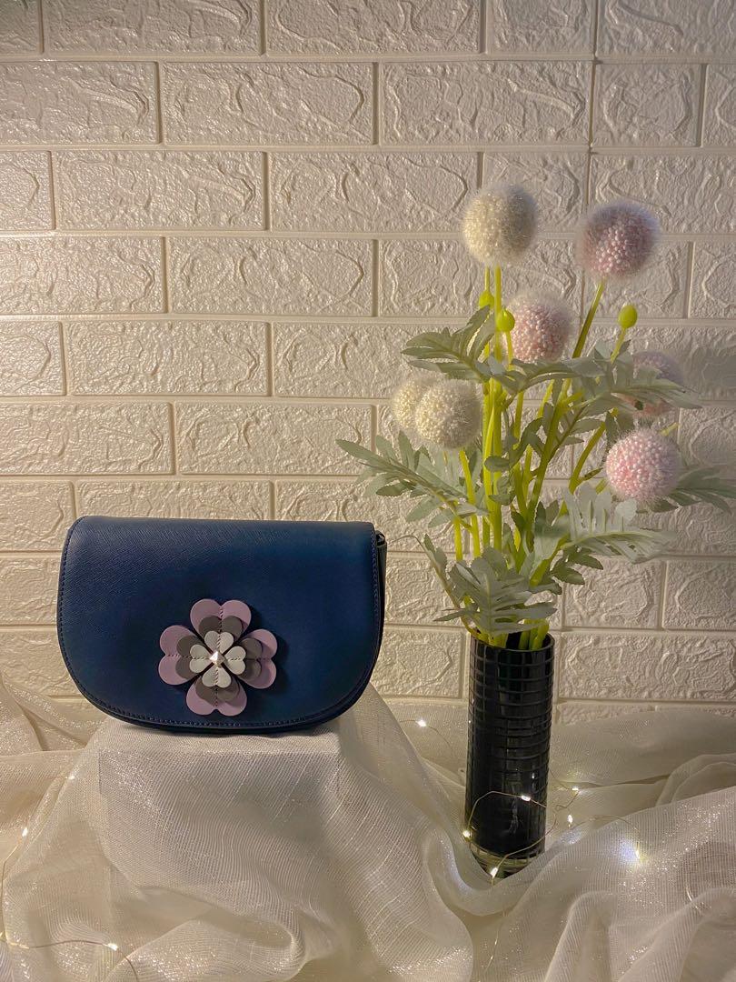 Reiley spade flower best sale applique flap crossbody