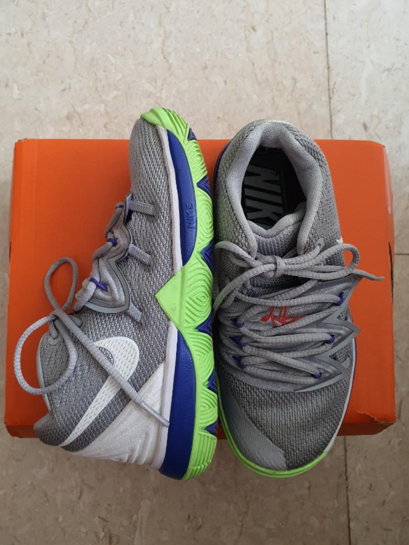 NIKE Kyrie Irving 5 Kids Shoes 3 5yrs old