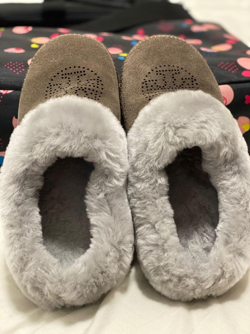 Tory burch Coley Slippers fur slippers, Women's Fashion, Footwear, Slippers  and slides on Carousell