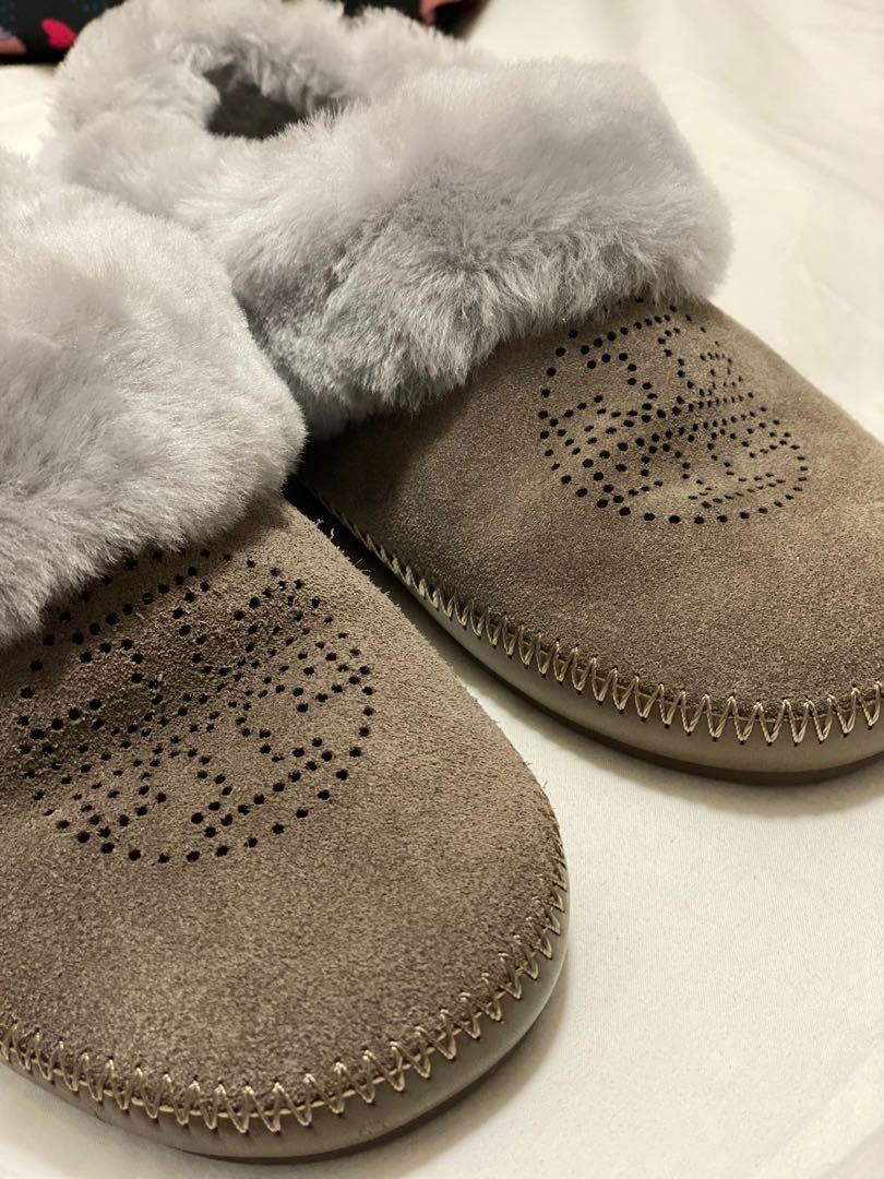 Tory burch Coley Slippers fur slippers, Women's Fashion, Footwear, Slippers  and slides on Carousell