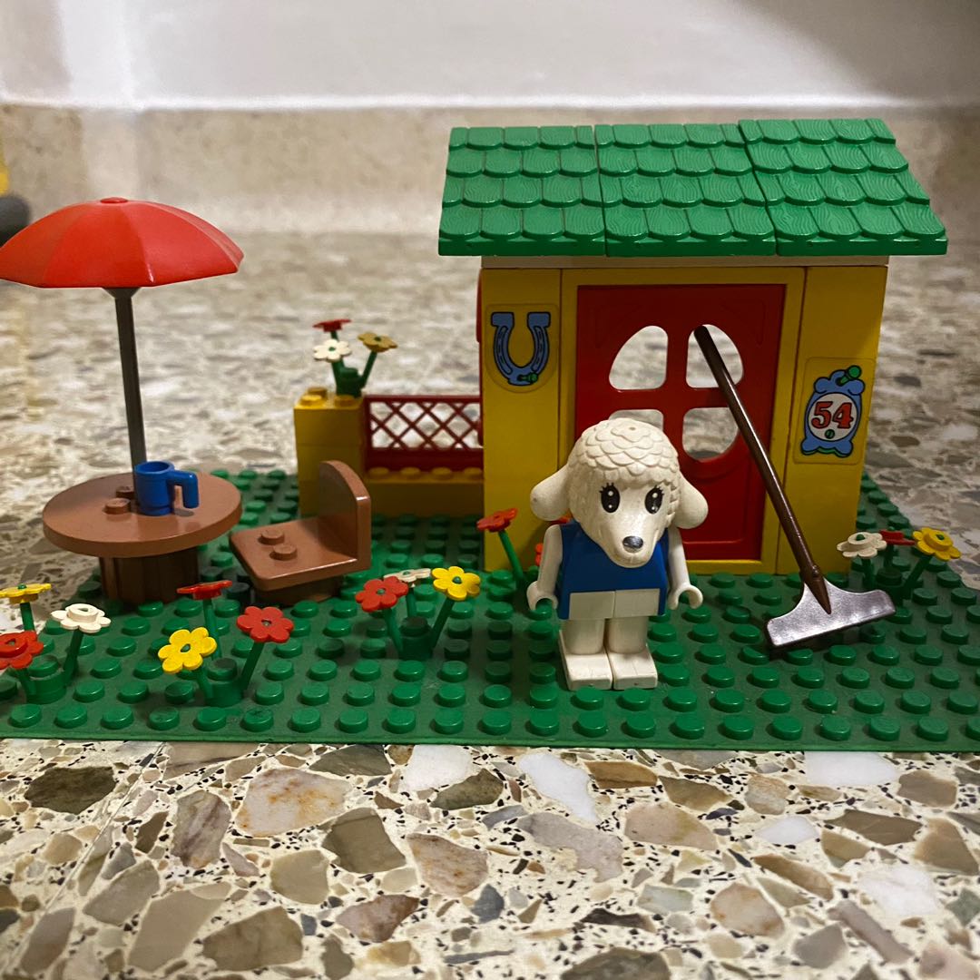 1982 Vintage Fabuland Lego 3654 - Country Cottage, Hobbies & Toys