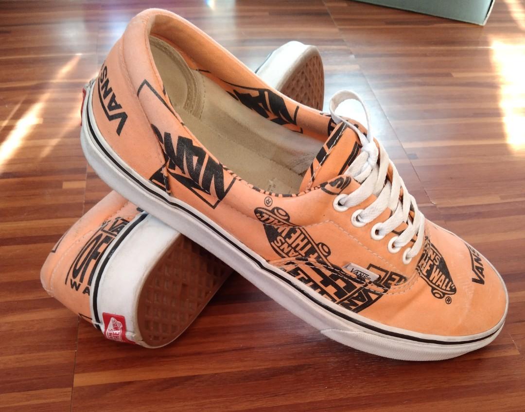 Vans logo store mix era