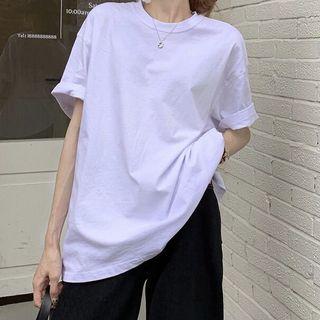 基本款寬鬆白色上衣