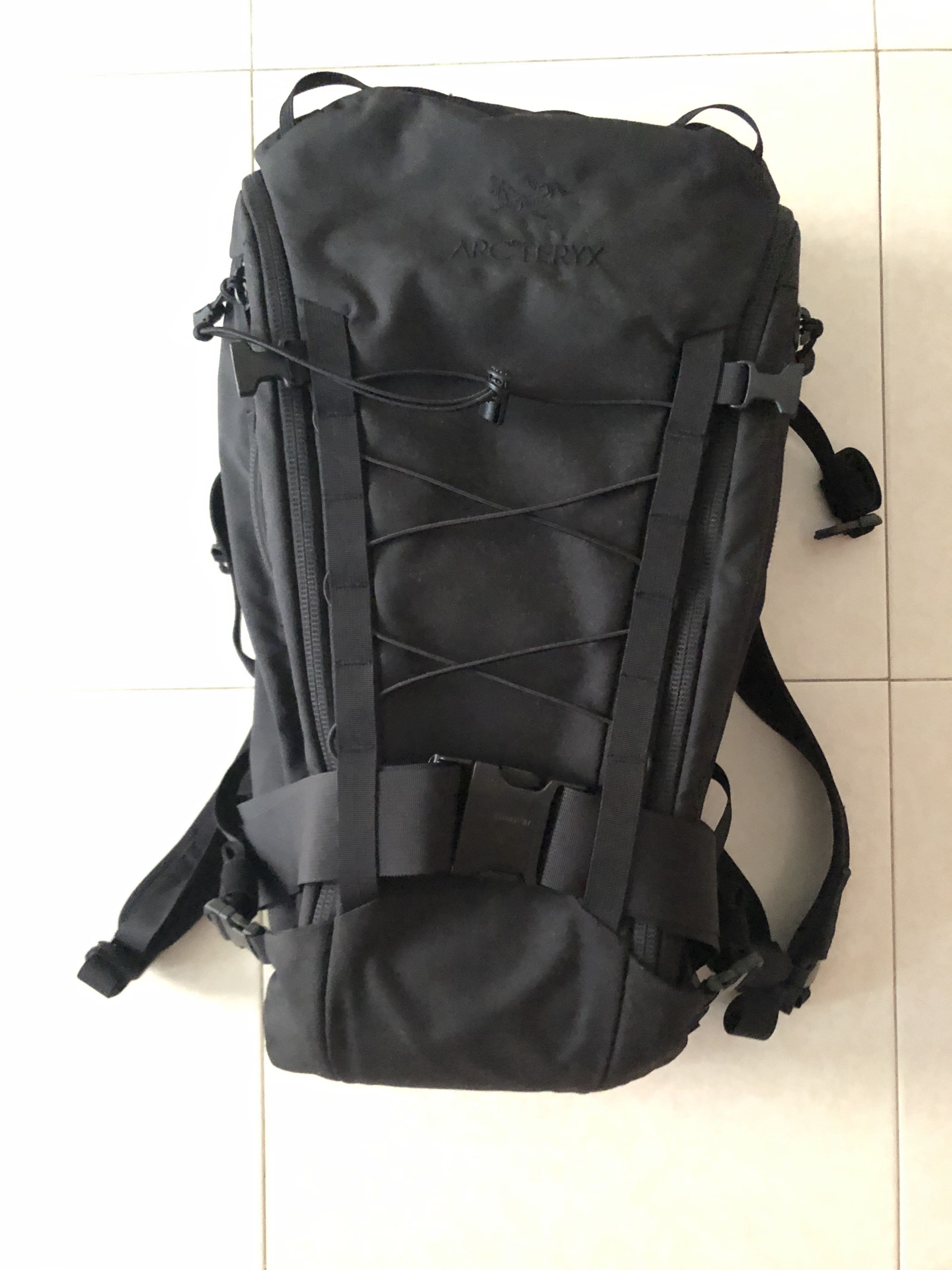 Arcteryx LEAF Assault Pack 30 khard 30 Men s Fashion Bags