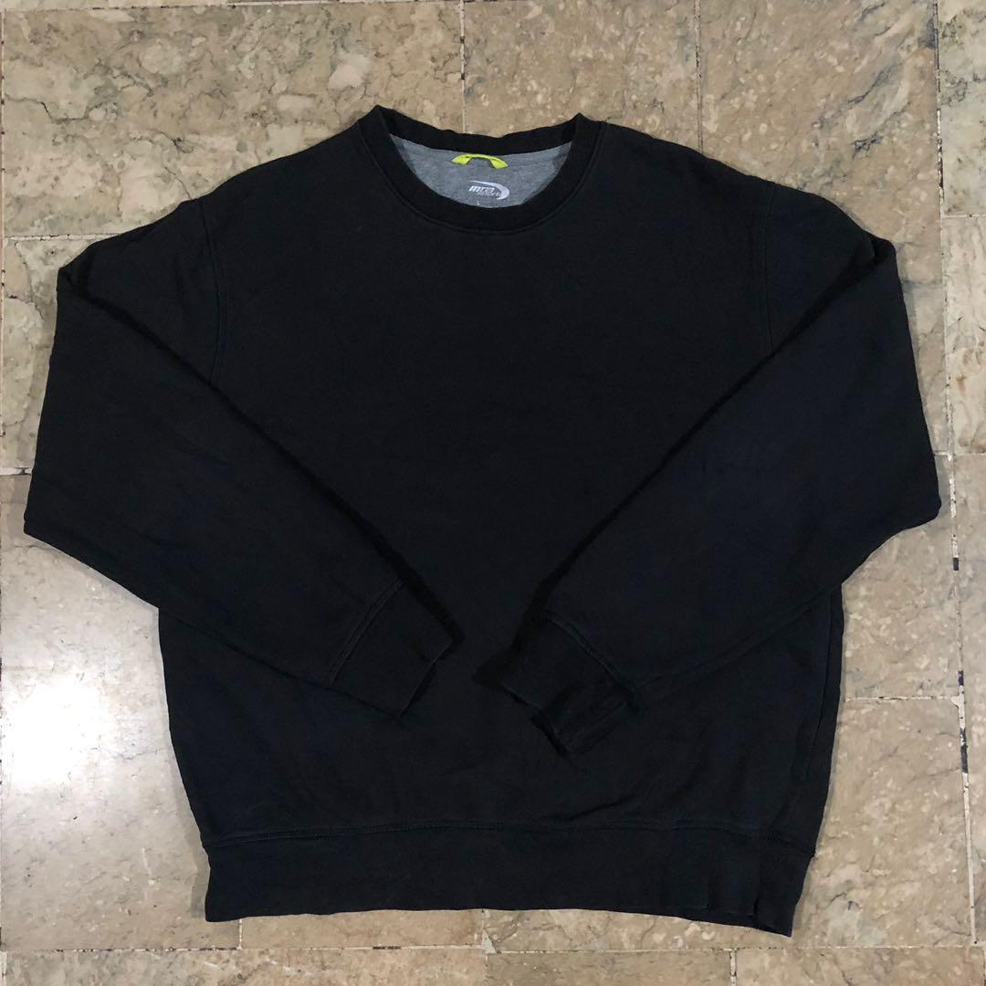 Blank/Plain Sweatshirt (Category: Coats, Jackets and Outerwear) located in Paranaque City. Submitted by _thebasement (Listing ID 1088216577, Image 1). Description: missing stitches but no holes.