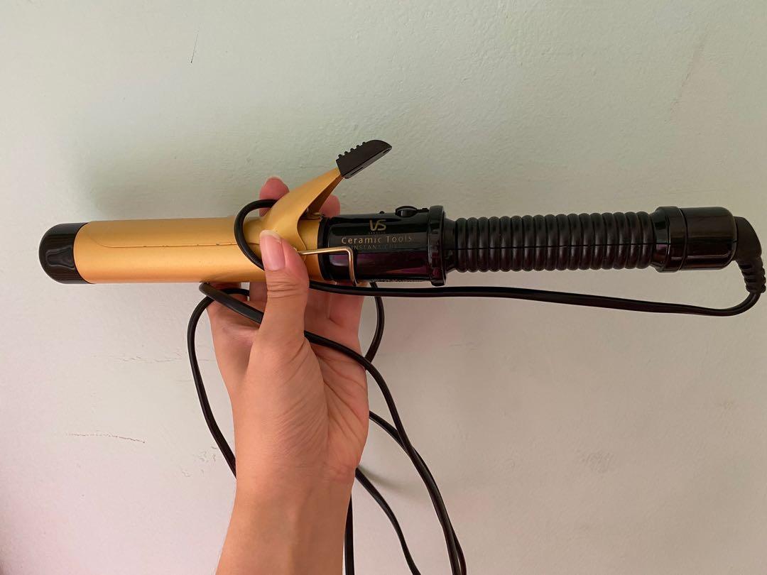 FREE VS CERAMIC CURLING IRON, Beauty & Personal Care, Hair on Carousell