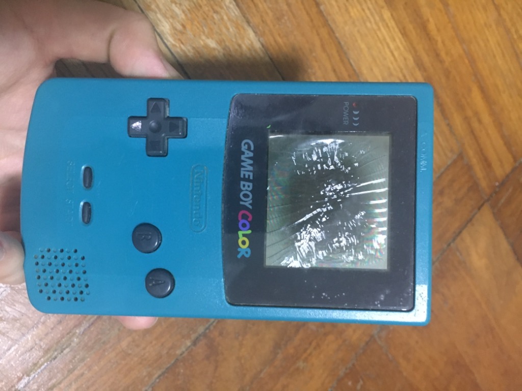 Broken gameboy outlet color for sale