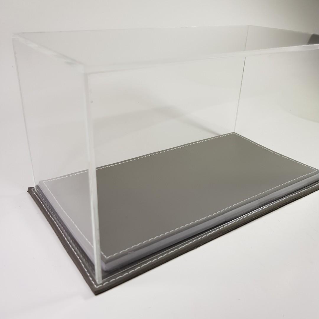 Hayashi Premium Leather Display Case (Gray) (Category: Cases & Covers) located in Valenzuela. Submitted by lim_lance (Listing ID 1088190924, Image 2). Description: Made for your 1/24 car models and 1/12 motorcycle models. Available colors: Navy Blue Beige Gray Red Yellow Dimensions: 240x125x120 mm Thickness: 3mm Please allow 2-3mm difference due to manual measurement. Models not included..