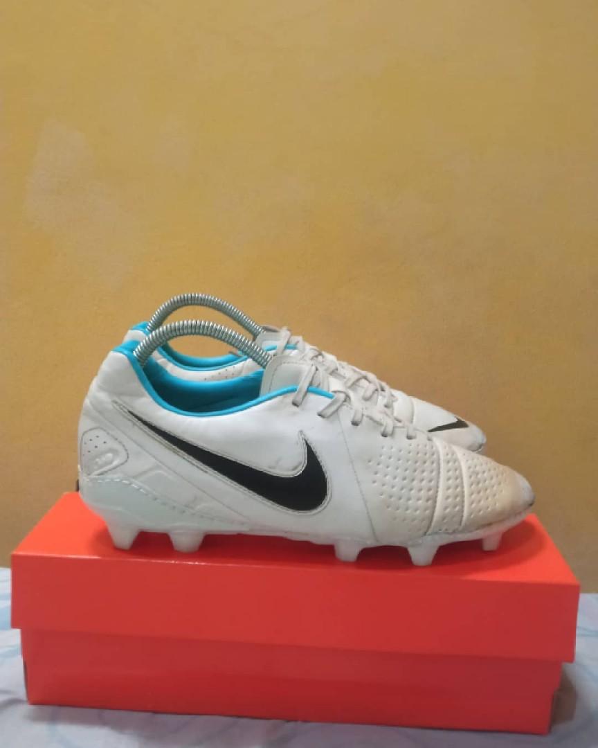 sepatu bola nike ctr360 libretto