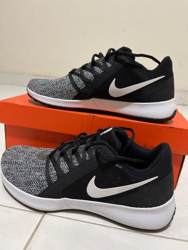 Nike Training Shoes Men Eu42/Us8.5/Uk7.5, Men'S Fashion, Footwear, Sneakers  On Carousell