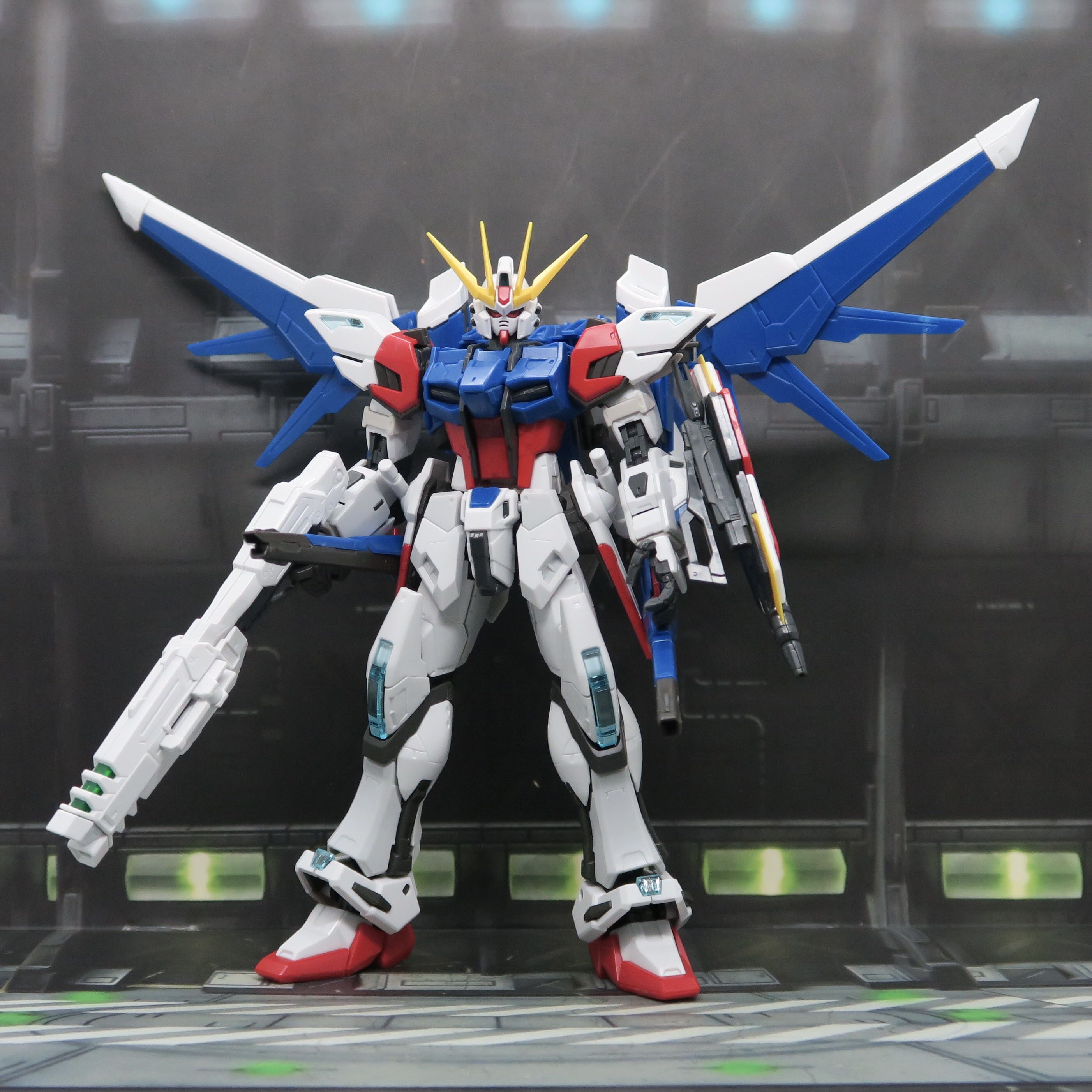 RG Built Strike Gundam Full package 完美背包版創建突擊高達(素組成品)**注意簡介, 興趣及遊戲, 玩具&  遊戲類- Carousell