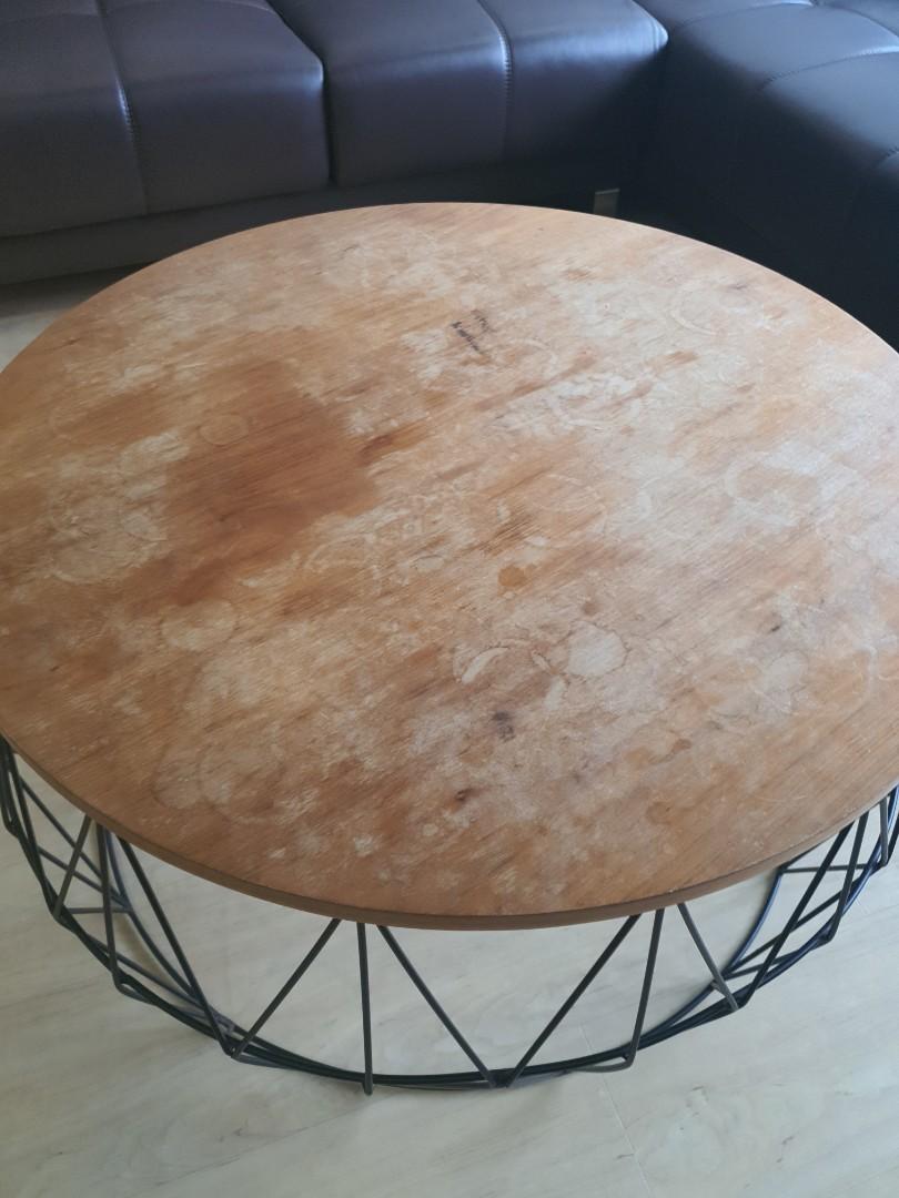 Table (Category: Tables & Sets) located in Singapore. Submitted by seoulyou (Listing ID 1088171546, Image 3). Description: Cash and Carry.