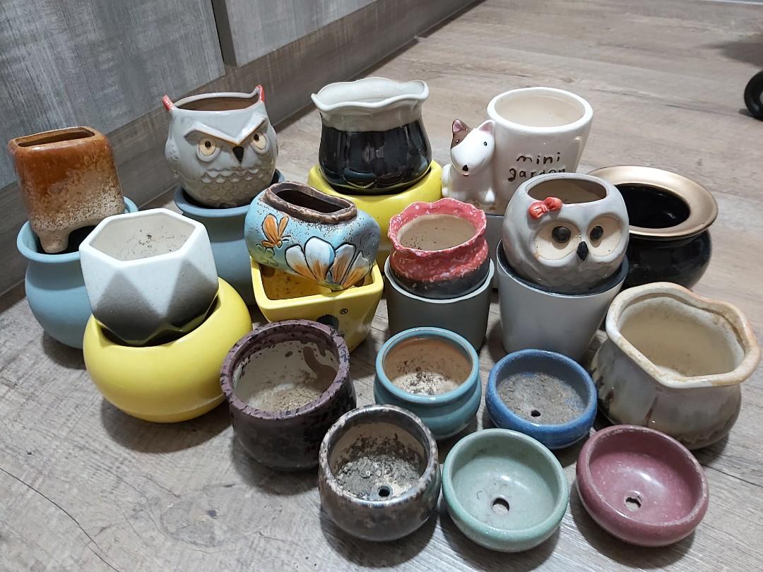 Used flower pots in various sizes in shapes, Furniture & Home Living