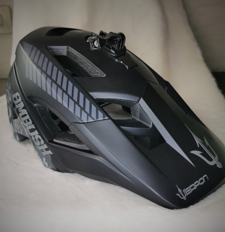 Weapon outlet helmet ambush