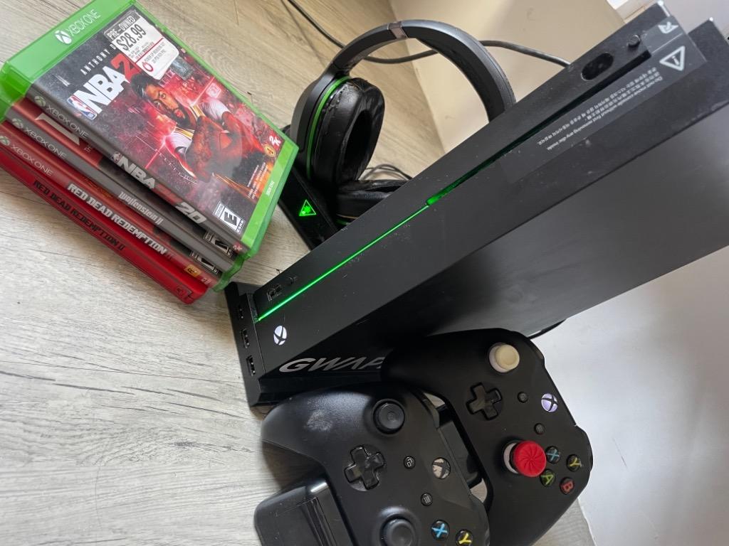 XBOX ONE X 4K package Video Gaming Video Game Consoles Xbox on