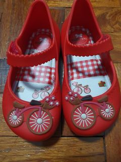 (Category: ) located in . Submitted by chinitas_closet (Listing ID 1088204808, Image 1). Description: .
