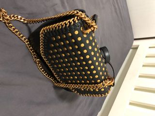 (Category: ) located in . Submitted by wooffie (Listing ID 1088460811, Image 1). Description: .