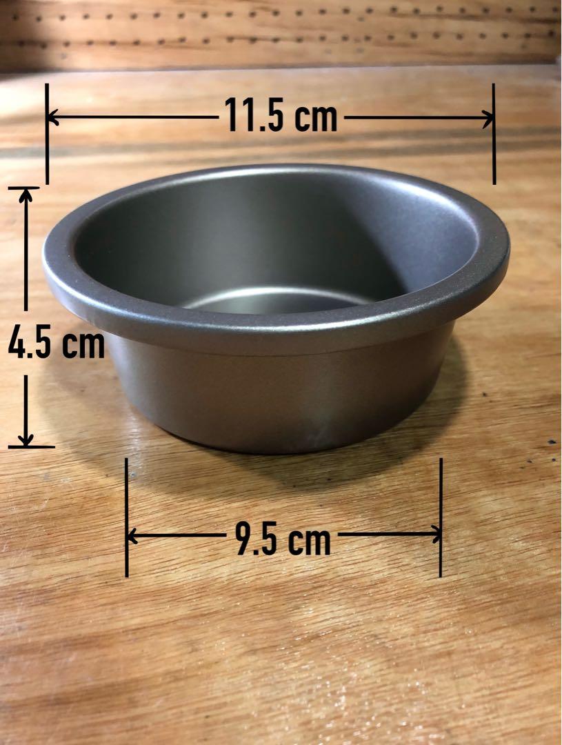 Baking Pan + 5pcs Bento Box Set (Category: Bakeware) located in Manila. Submitted by jelly0492 (Listing ID 1088353638, Image 2). Description: •100% brand new •what’s included -1pc of mini baking pan -5pcs beige clam bento box.