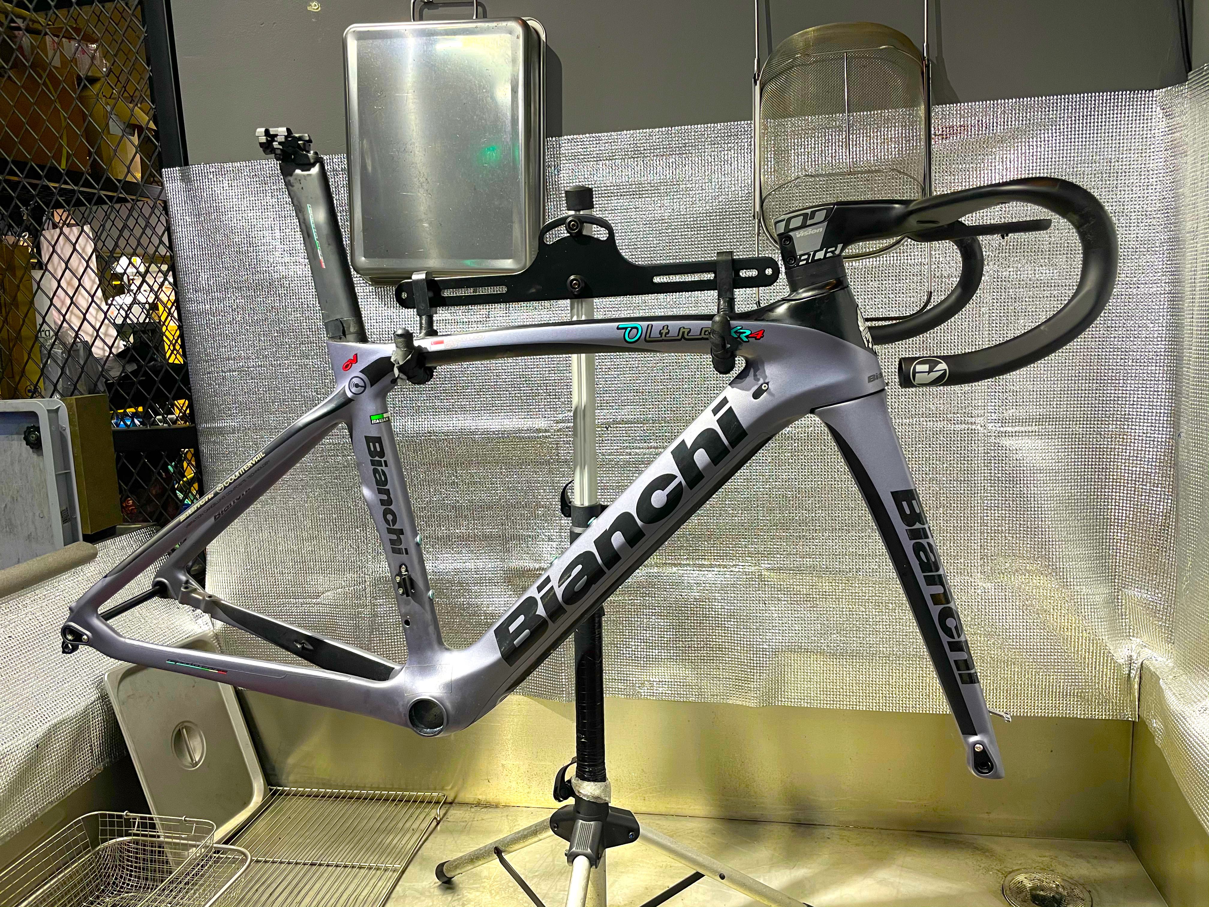 Bianchi oltre xr4 hotsell rim frameset