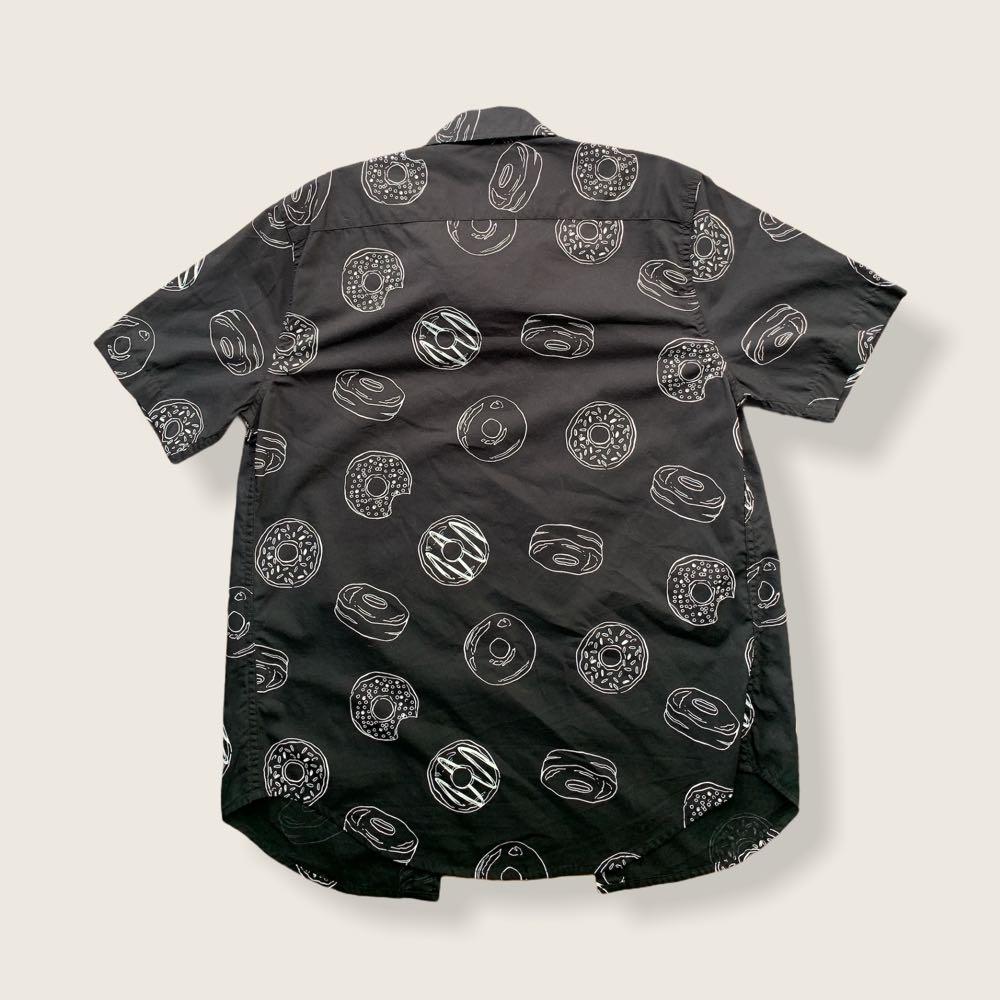 black shirt with donut print from levi s Men s Fashion Tops
