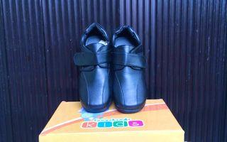 FREE SHIPPING Black shoes for boys