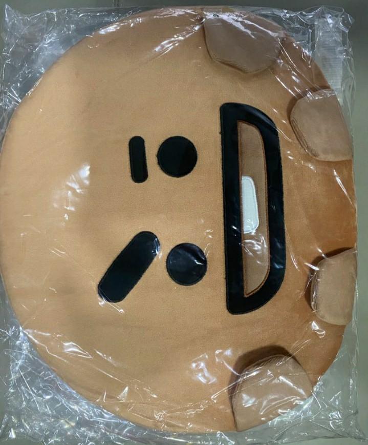 BT21 OFFICIAL SHOOKY FACE CUSHION 30 CM, Hobbies & Toys, Memorabilia &  Collectibles, K-Wave on Carousell