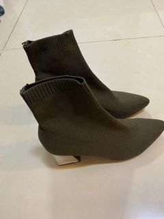 (Category: ) located in . Submitted by rachxpreloved (Listing ID 1088438536, Image 1). Description: .