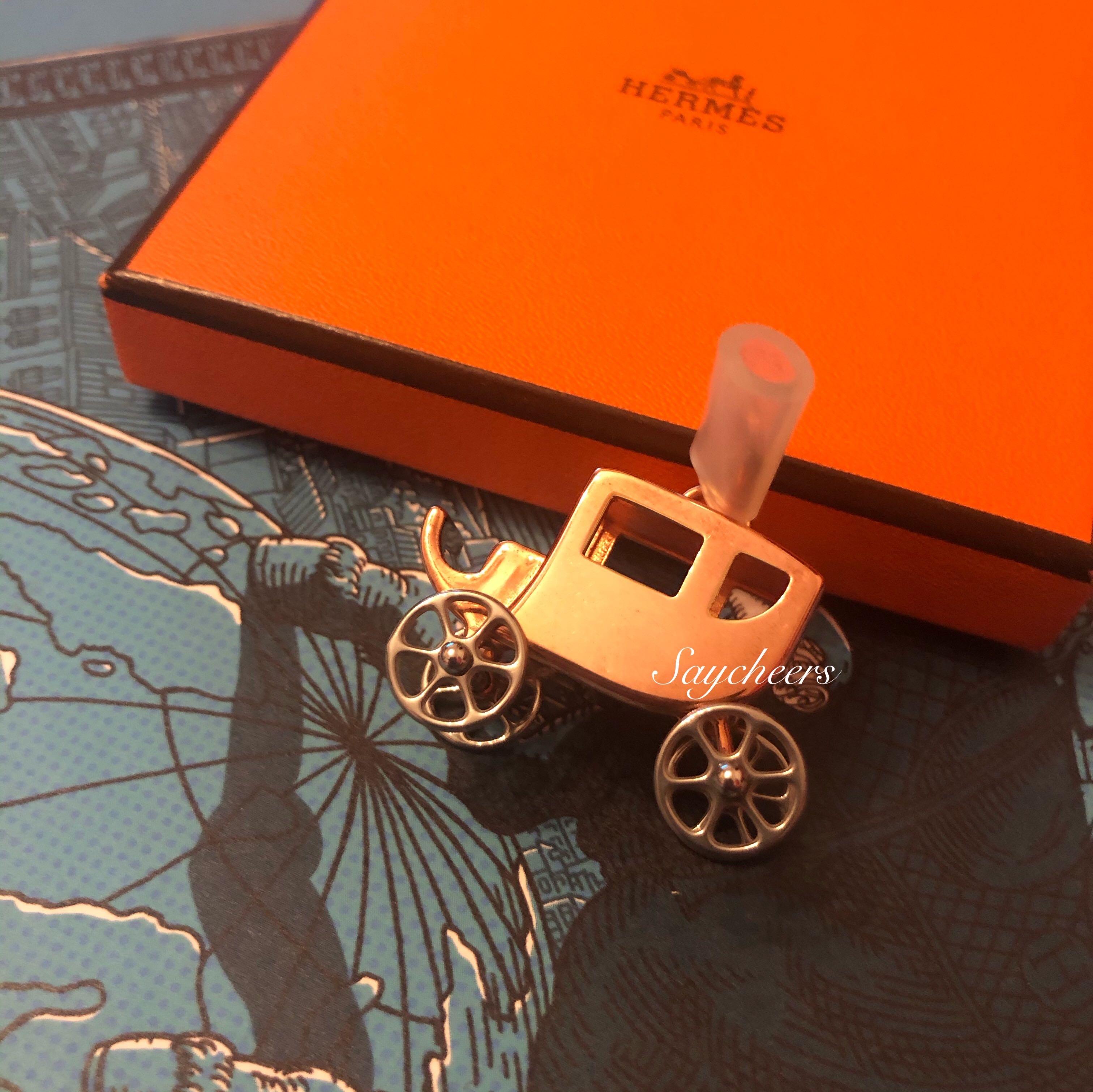 Hermes curiosite charm