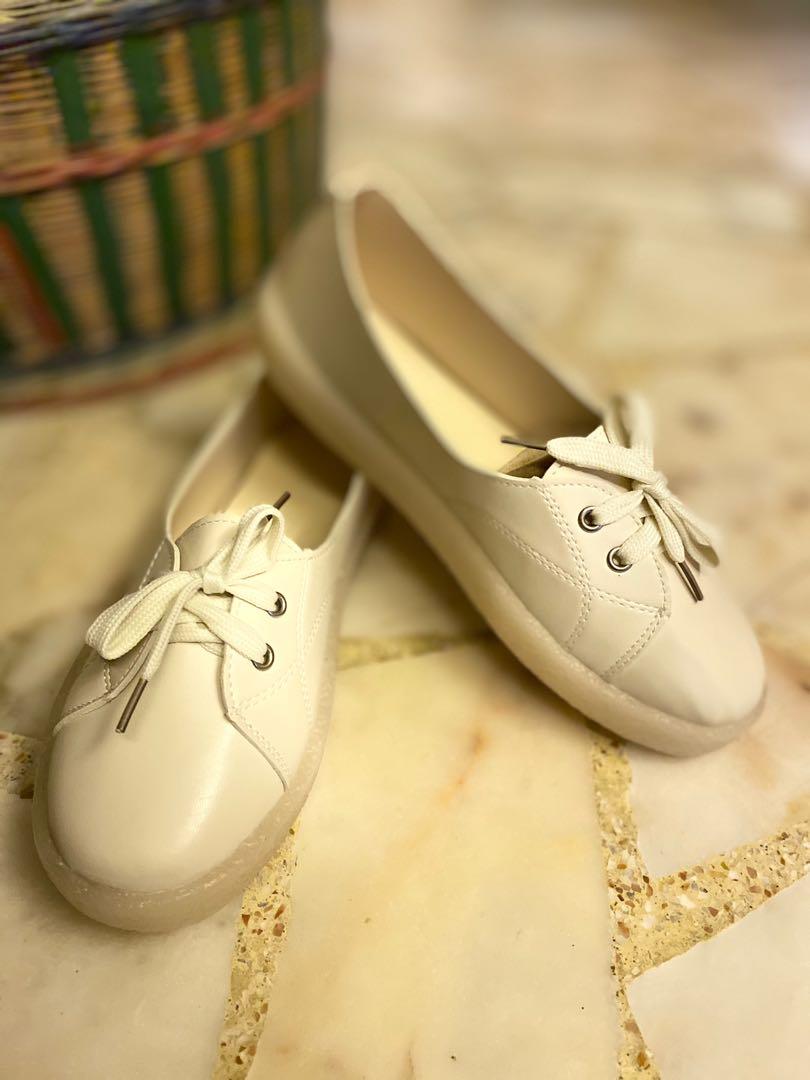 Large size soft leather cow rib soft sole women s shoes small white shoes shallow mouth lazy shoes single shoes