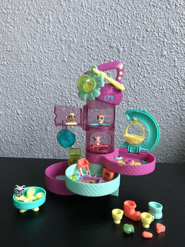 Littlest Pet Shop (LPS) Teeniest Tiniest Deluxe Playset, Hobbies
